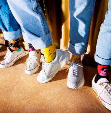 PERSONAJES ICÓNICOS Y BANDAS DE ROCK DAN VIDA A LOS ESTILOSOS HAPPY SOCKS
