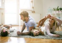 80% de padres y madres de adolescentes chilenos considera que las redes sociales afectan la salud mental y autoestima de sus hijos e hijas