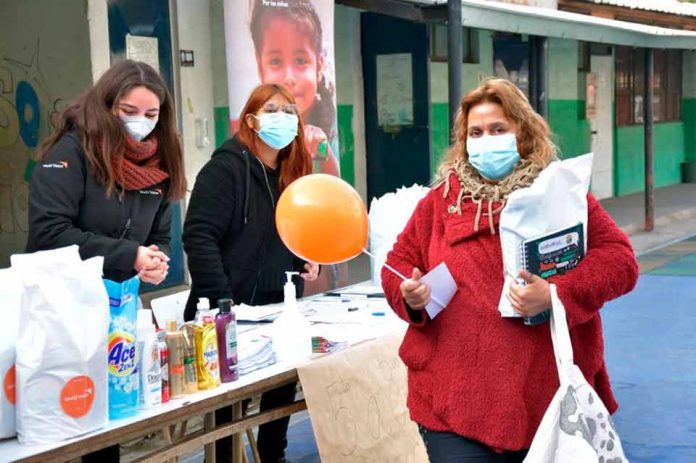 P&G Chile beneficia a más de 21 mil familias con kits de productos de higiene y hogar en la Región Metropolitana y Biobío