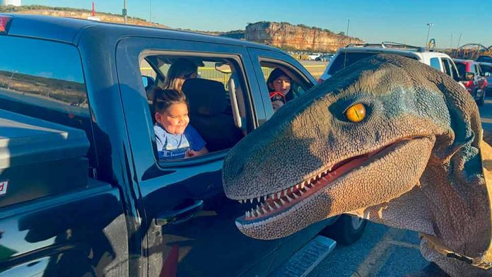 Los secretos y novedades que trae el mega evento dinosaurios auto-tour