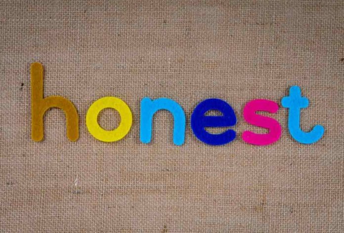 Radiografía a la honestidad en Chile: 65% chilenos piensa que somos poco honestos