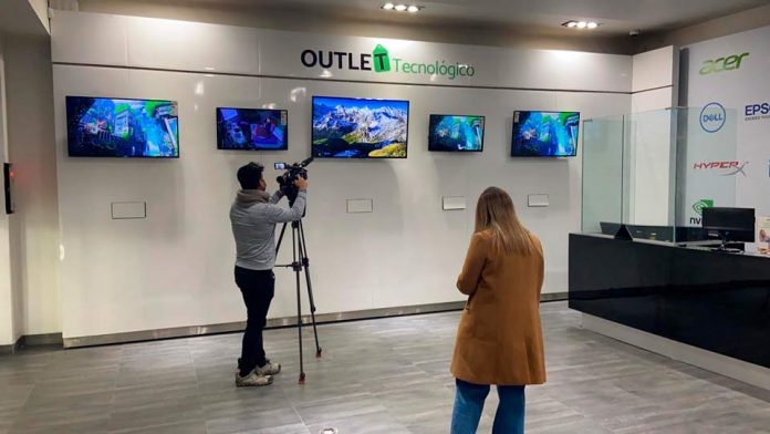 Se abre en Chile el primer outlet tecnoligico en forma permanente al interior de un mall