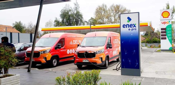 Enex sigue fortaleciendo su apuesta por la electromovilidad al firmar acuerdo con DELPA