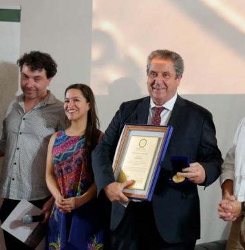 Joan Melé recibe premio Nueva Civilización y participará en charla sobre planes futuros de la Banca Ética