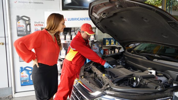 Inicio de la temporada estival Expertos Shell recomiendan revisar el estado del aceite del motor para evitar daños irreparables en el vehículo