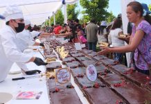 La Torta más larga de Chile se realizó en la comuna de Ñiquén