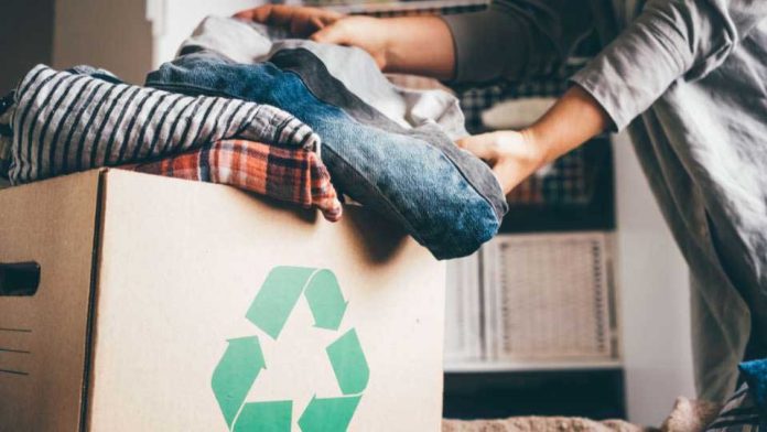 Ropa fabricada con productos 100% reciclables: la tendencia por la que están optando las marcas