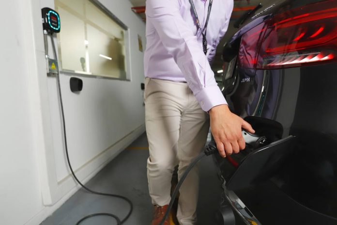 ¿Cómo asegurar autos eléctricos? Conoce las alternativas para la electromovilidad