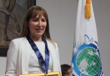 Escritora chiena-australiana Ana Parada Casanova, fue nombrada Embajadora de la Paz en Perú