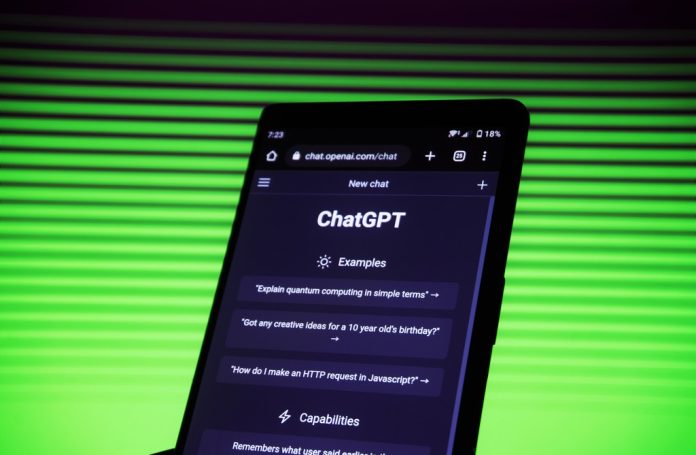 ¿Ayuda o engaño 3 de cada 4 usuarios de apps de citas utilizarían ChatGPT para conquistar pareja