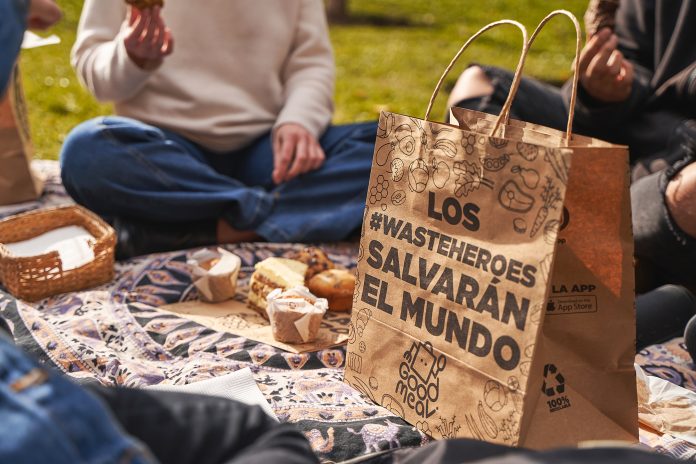 comida a animales abandonados