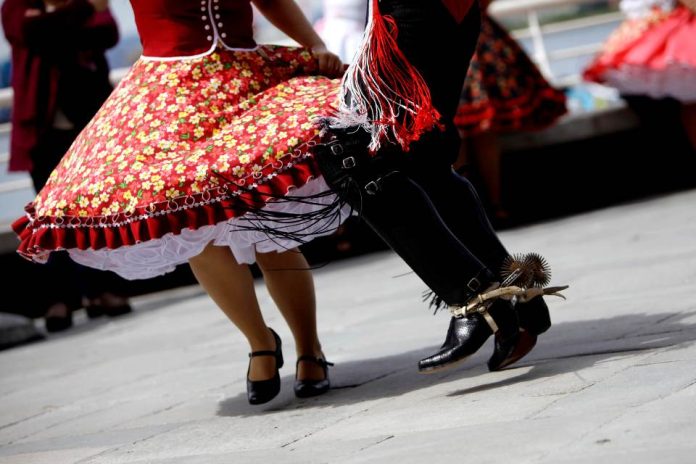 Corporación Cultural de Lo Barnechea celebra Fiestas Patrias con tradicional Patio de Cueca en Estadio Municipal