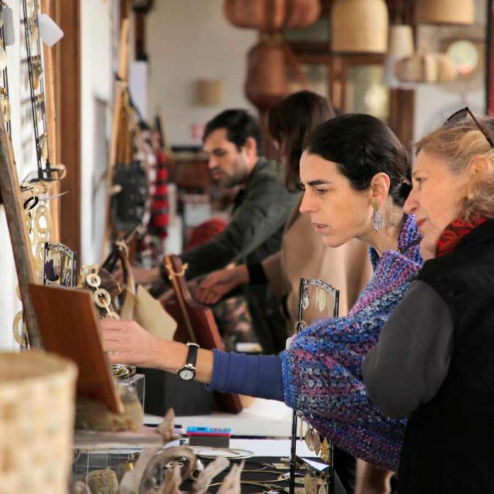 Feria de Navidad y Mercado O+D en Lo Barnechea