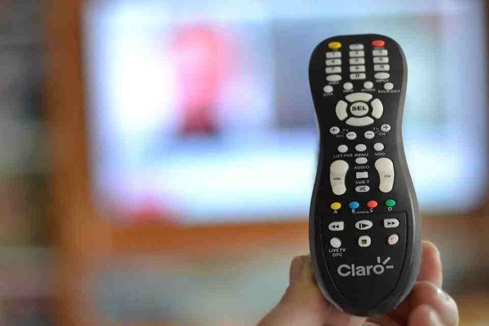 Claro irrumpe con una robusta oferta de televisión centrada en producciones nacionales que incluye plataformas de streaming y canales chilenos