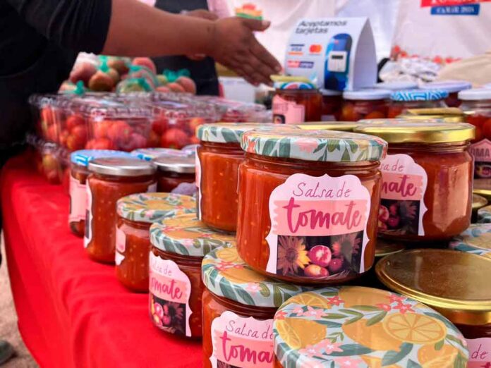 Más de 3 mil personas disfrutaron de la Fiesta Costumbrista del Tomate de Camar  