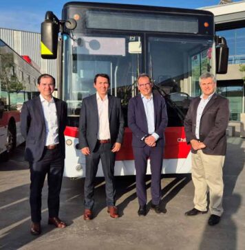 Banco Mundial estrecha lazos con Andes Motor tras la implementación del proyecto de 992 buses eléctricos Foton en Chile