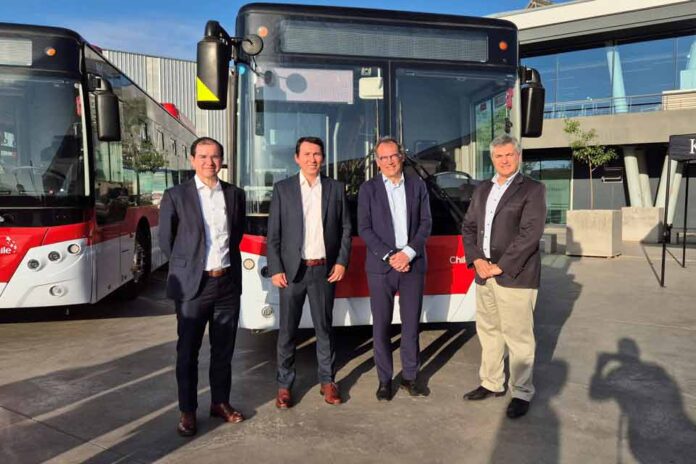 Banco Mundial estrecha lazos con Andes Motor tras la implementación del proyecto de 992 buses eléctricos Foton en Chile