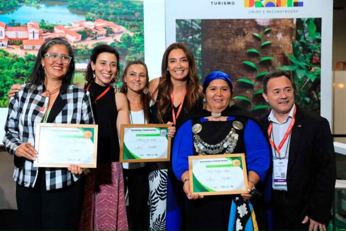 Empresaria de La Araucanía gana premio como la mejor iniciativa de turismo indígena en Feria WTM en Brasil