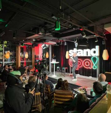 Éxito en la primera transmisión de stand up comedy en tiendas upa!