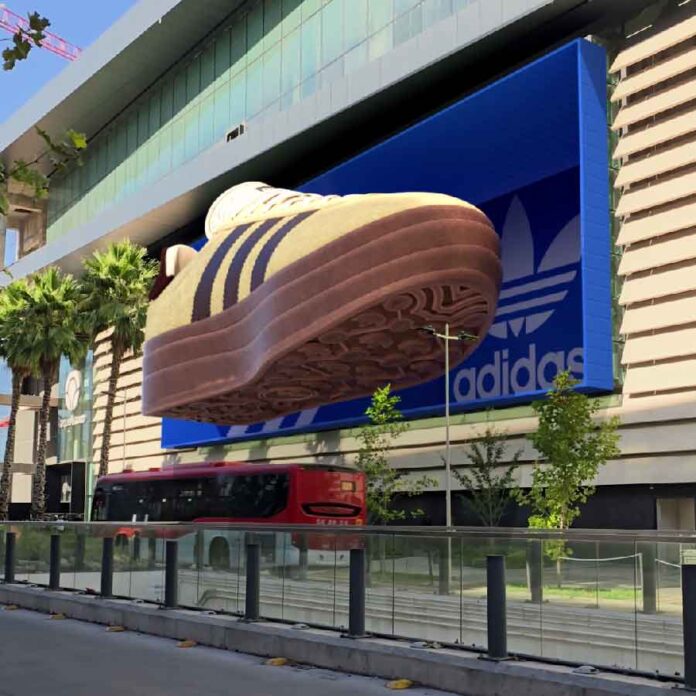 Falabella se suma a la tendencia de publicidad con experiencia digital en la fachada de su tienda Parque Arauco 