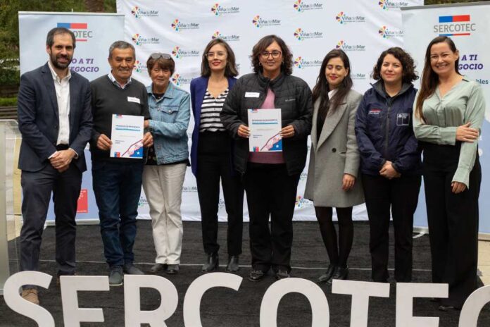 Más de 100 micro, pequeñas y medianas y empresas afectadas inician firma de contratos para recibir subsidio de Sercotec de hasta 10 millones de pesos