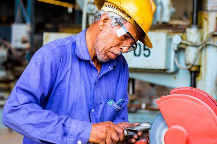 Trabajadores revelan sus principales preocupaciones en el marco del Día del Trabajo