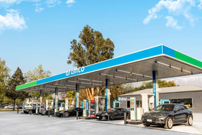 Aramco inauguró su primera estación de servicio en Chile. Abrirá más de 300 en próximos 24 meses