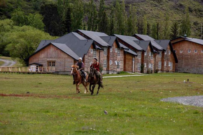 Las Torres Patagonia presenta innovaciones y compromiso ambiental para la temporada 2024-2025