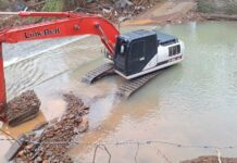 Excavadora y empleado de Link-Belt completan 1 mes trabajando en la reconstrucción de RS