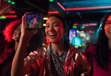 Llegan los nuevos motorola razr: diseño renovado, potentes funciones impulsadas por IA y la pantalla externa más grande e inteligente de la industria en cualquier plegable1