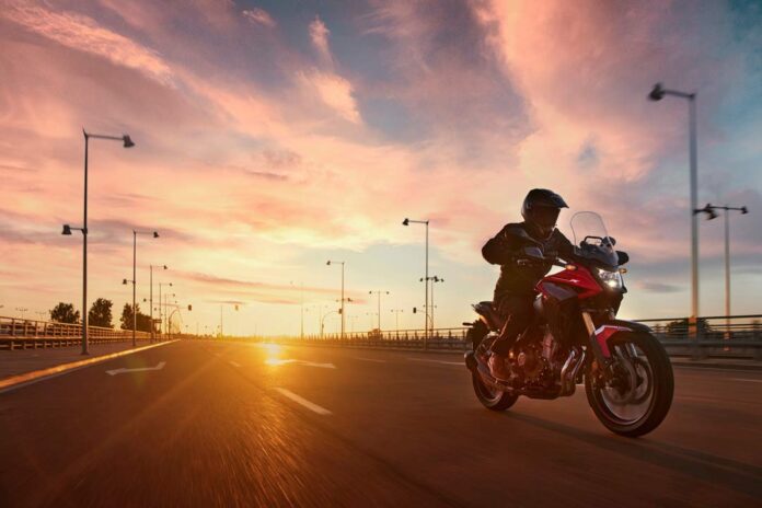 Cómo cuidar tu motocicleta de la lluvia y el inverno