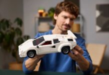 LEGO® rinde homenaje al superdeportivo icónico Lamborghini Countach 5000 Quattrovalvole