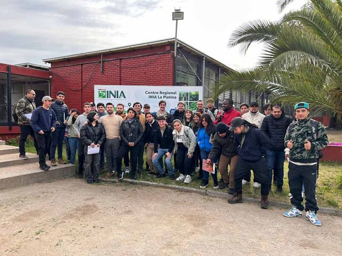 Proyecto piloto cerca de 300 agricultores y estudiantes de la Región Metropolitana son capacitados por INIA La Platina y su Programa de Encuentros Tecnológicos