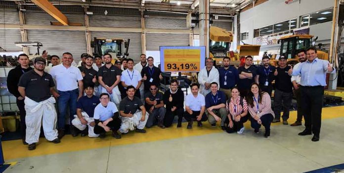 Maquinaria: exclusivo programa de John Deere acredita dos talleres de Salfa en Chile