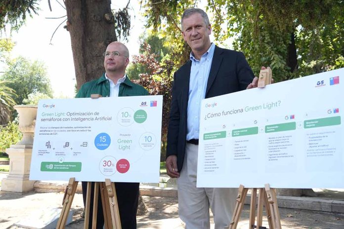 Google y el Ministerio de Transportes presentan Green Light en Santiago, proyecto que optimiza semáforos y reduce las emisiones del transporte a través de la Inteligencia Artificial