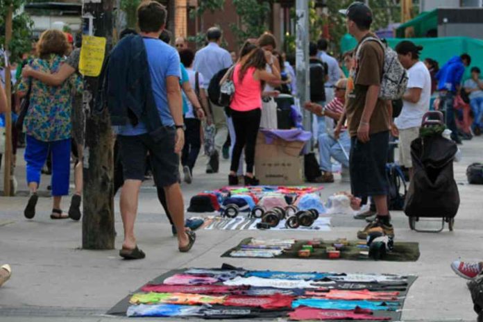 Marcas del Retail hace un llamado urgente generar una estrategia integral para combatir el comercio informal y la delincuencia