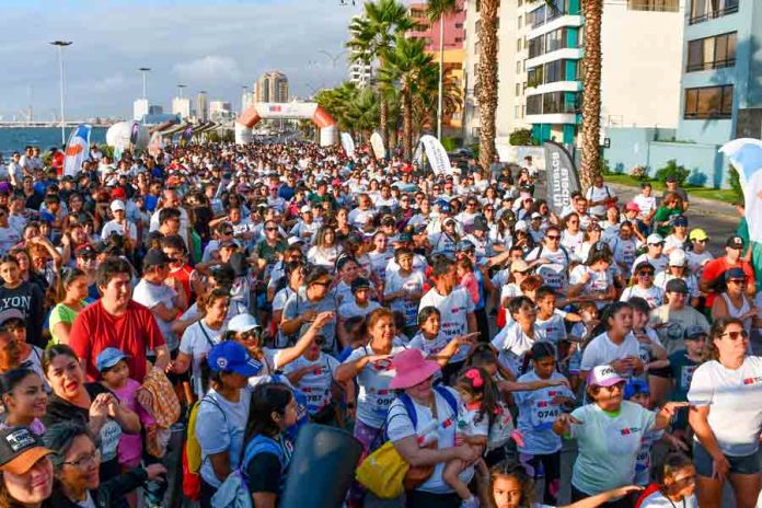 Más de 2.000 personas participaron en la Corrida Nocturna “Supera tu marca” en Antofagasta