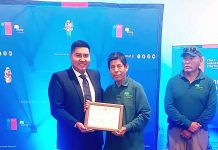 Certifican nuevos guías turísticos de Putre para la Reserva de Biósfera Lauca Aunque el emprendedor reconoció que aún les falta por aprender, mostró su confianza en el apoyo entregado por las autoridades regionales.