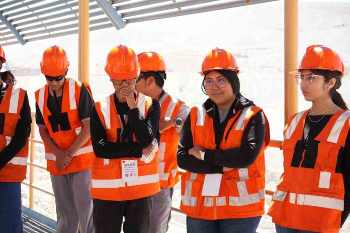 Chile se consolida como el segundo país con mayor participación de mujeres en la minería a nivel global  