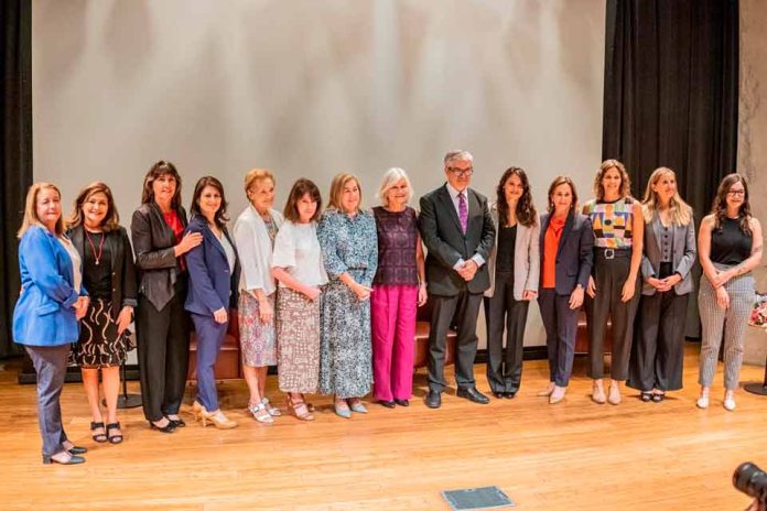 ComunidadMujer premia a Andrea Repetto y Ana María Stuven por su liderazgo público y compromiso con la equidad