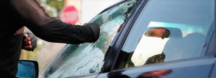 Este pequeño detalle en los vidrios del auto puede significar reprobar la revisión técnica