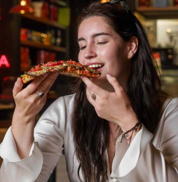 Pizza y felicidad: La ciencia detrás del placer de cada bocado en el Día de la Felicidad