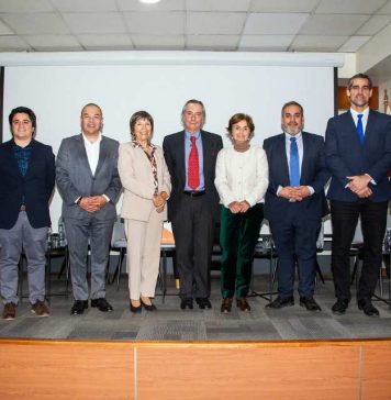 Autoridades y expertos en salud pública reflexionan en UDLA sobre atención primaria