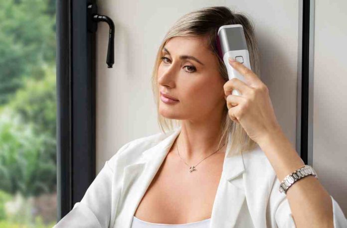 Hairegen: dispositivo capilar con respaldo clínico baja su precio para masificar el tratamiento de la alopecia