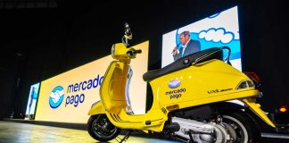 Asistió por primera vez a una feria fintech y se fue en una Vespa
