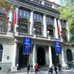 Casa Matriz del Banco de Chile, uno de los edificios más emblemáticos del centro de Santiago, vuelve a abrir sus puertas en el Día del Patrimonio 2025