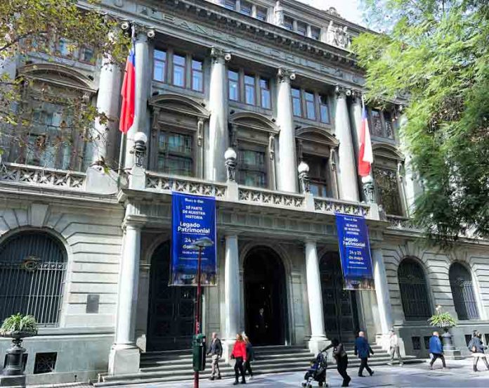 Casa Matriz del Banco de Chile, uno de los edificios más emblemáticos del centro de Santiago, vuelve a abrir sus puertas en el Día del Patrimonio 2025