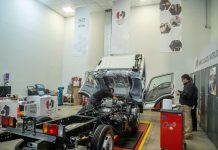 Dos técnicos de camiones Chevrolet-Isuzu representarán a Chile en mundial de Japón