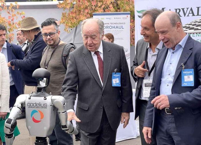 EL “HUMANOIDE” QUE ACAPARÓ TODAS LAS MIRADAS EN EXPOMIN 2025