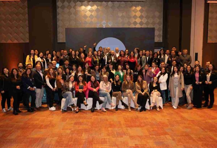 Minera Centinela firma compromiso por la equidad de género y la conciliación laboral, familiar y personal